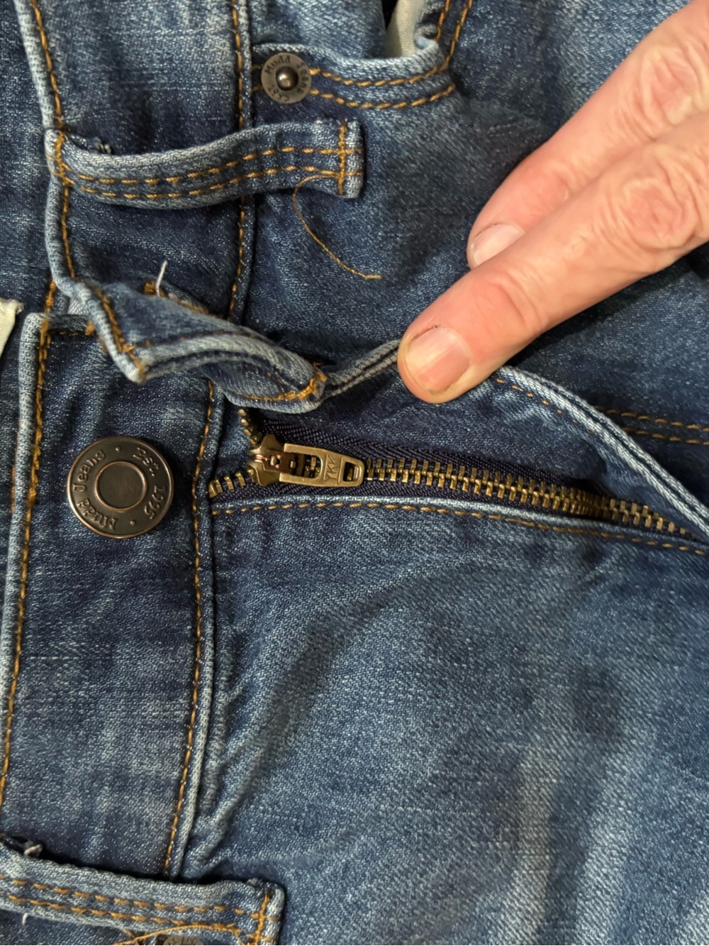 Mudd High-Rise woman’s Distressed Blue Denim Jeans - Picture 3 of 6